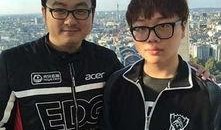 三少视频爆料最新,揭秘娱乐圈最新动态，独家揭秘明星幕后故事